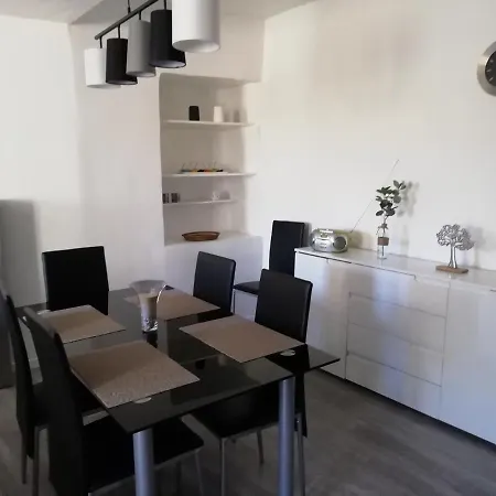 Ancienne Caserne Du Chateau Semesterbostad