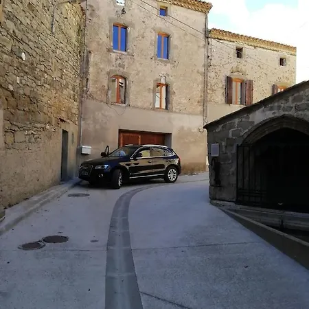 Ancienne Caserne Du Chateau *
