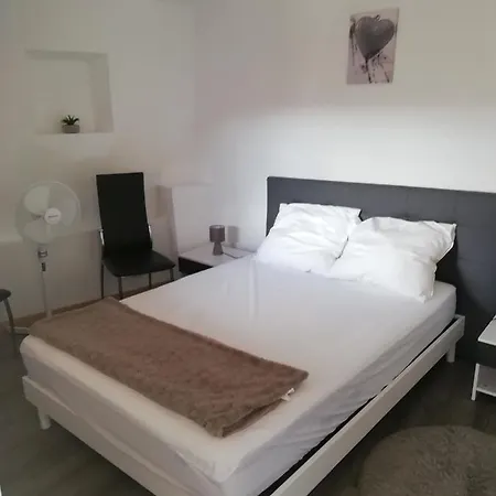 Ancienne Caserne Du Chateau Semesterbostad *