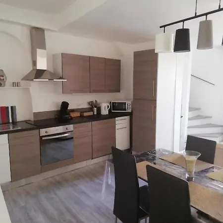 Ancienne Caserne Du Chateau Semesterbostad