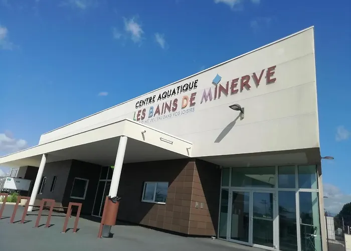 Ancienne Caserne Du Chateau Feriehus