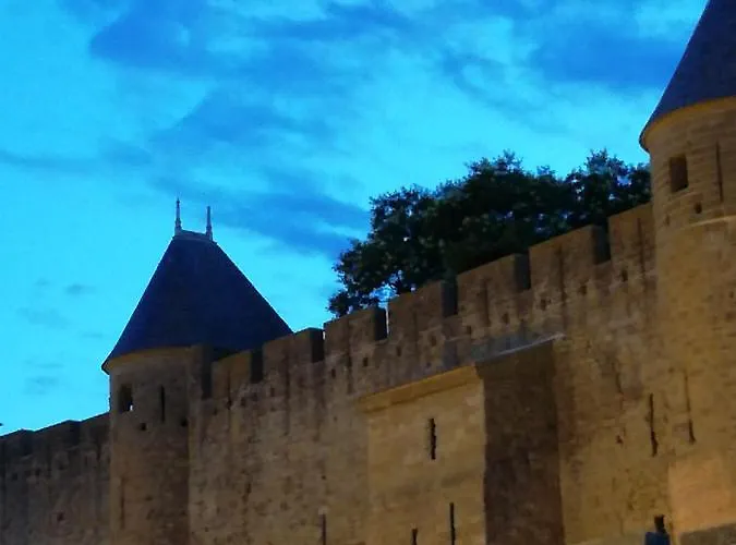 Ancienne Caserne Du Chateau